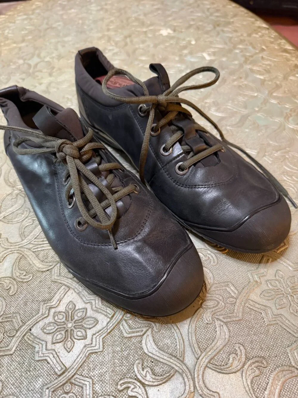 Kenneth Cole kenneth cole